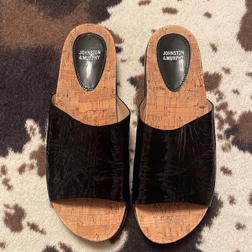 Johnston & Murphy Black and Tan Slip on Sandals